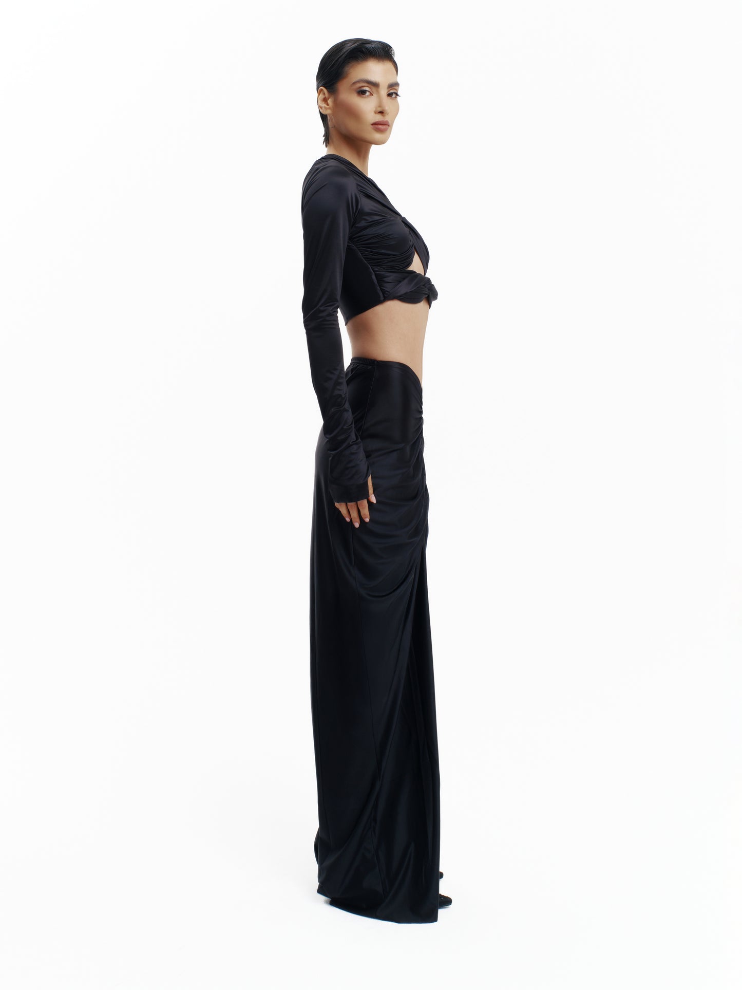 LOW & TWISTED - BLACK