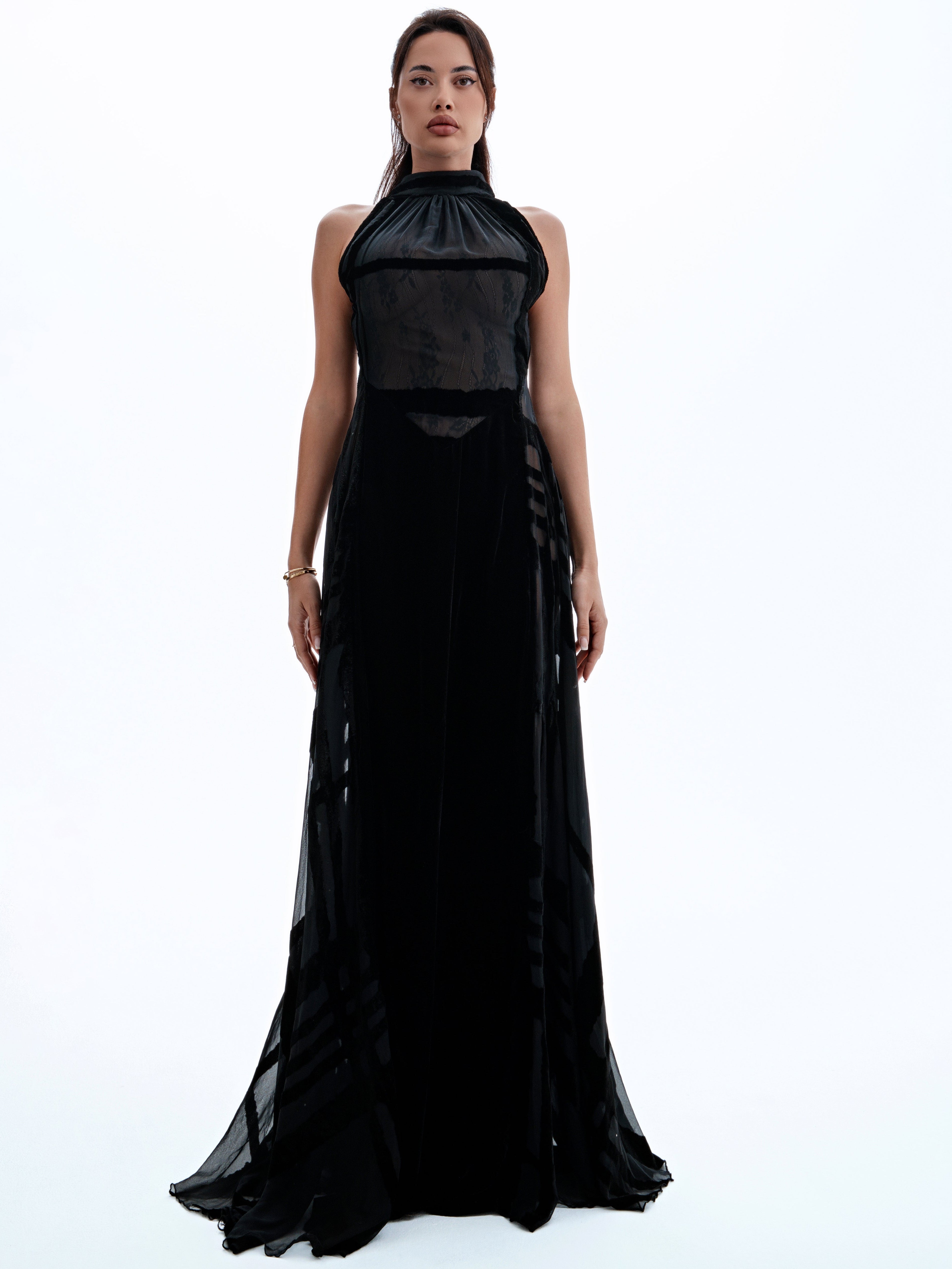 SHE - BETWEEN LINES BLACK