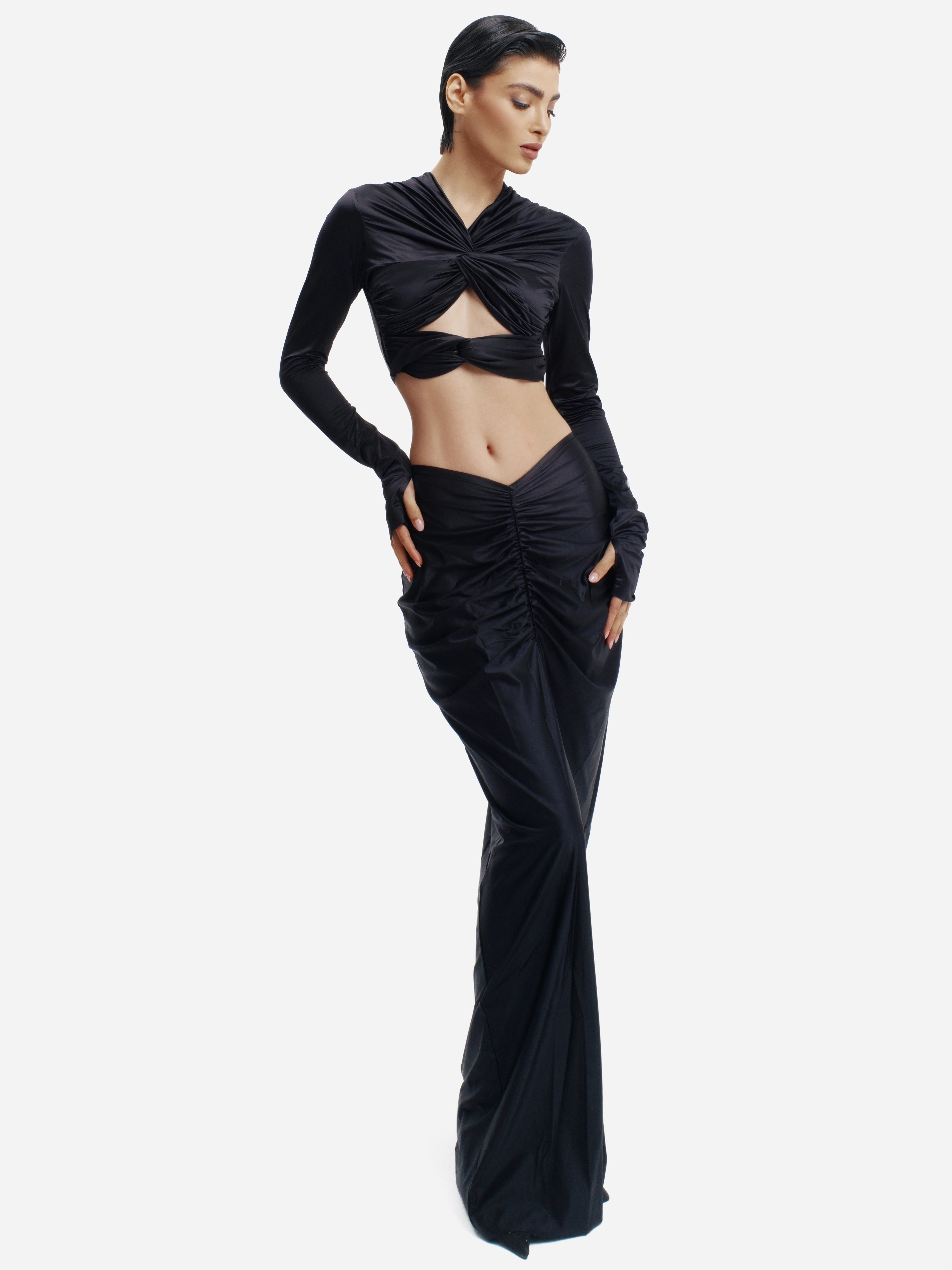 LOW & TWISTED - BLACK