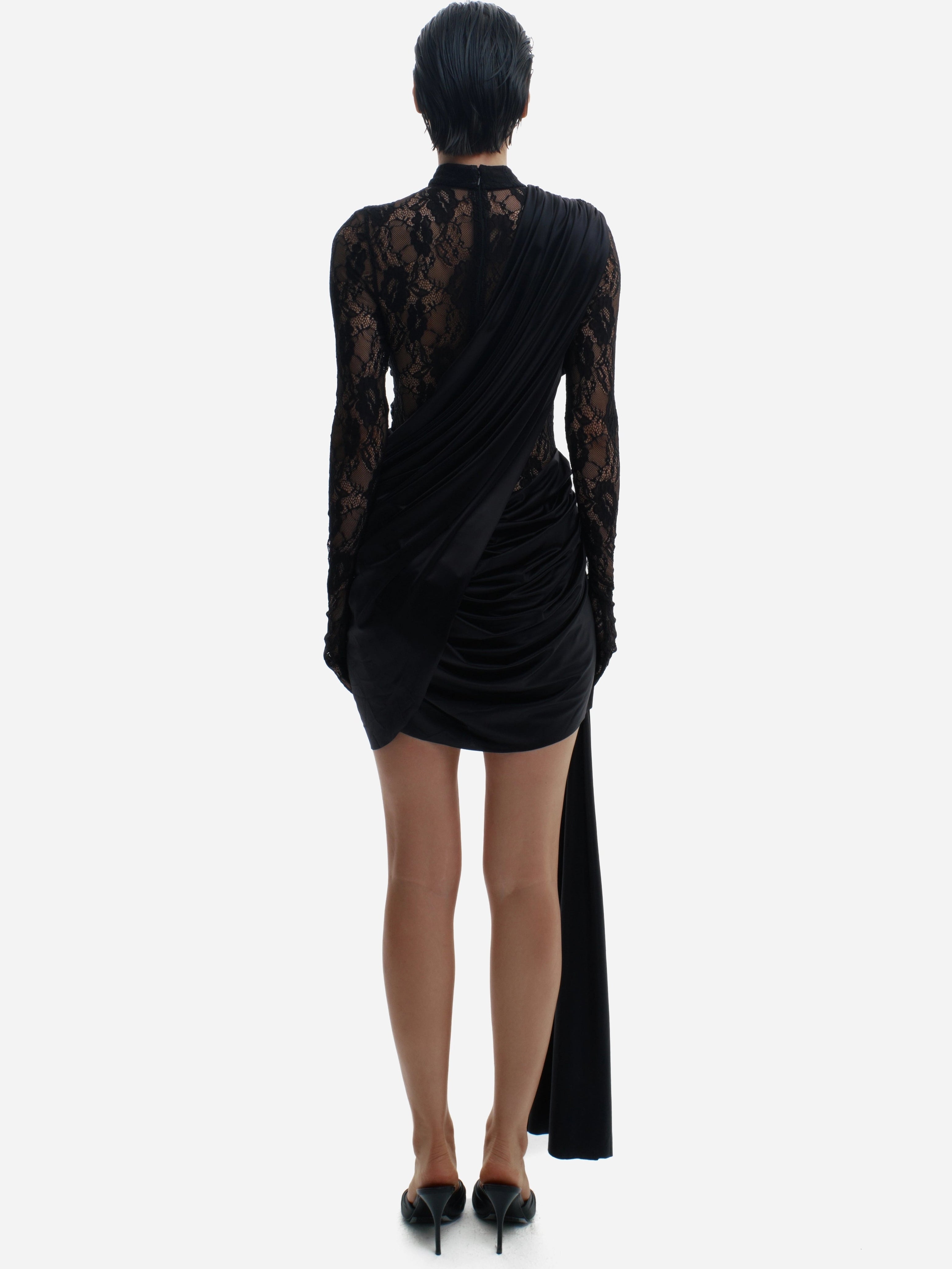 SOFT BUT SPICY - BLACK