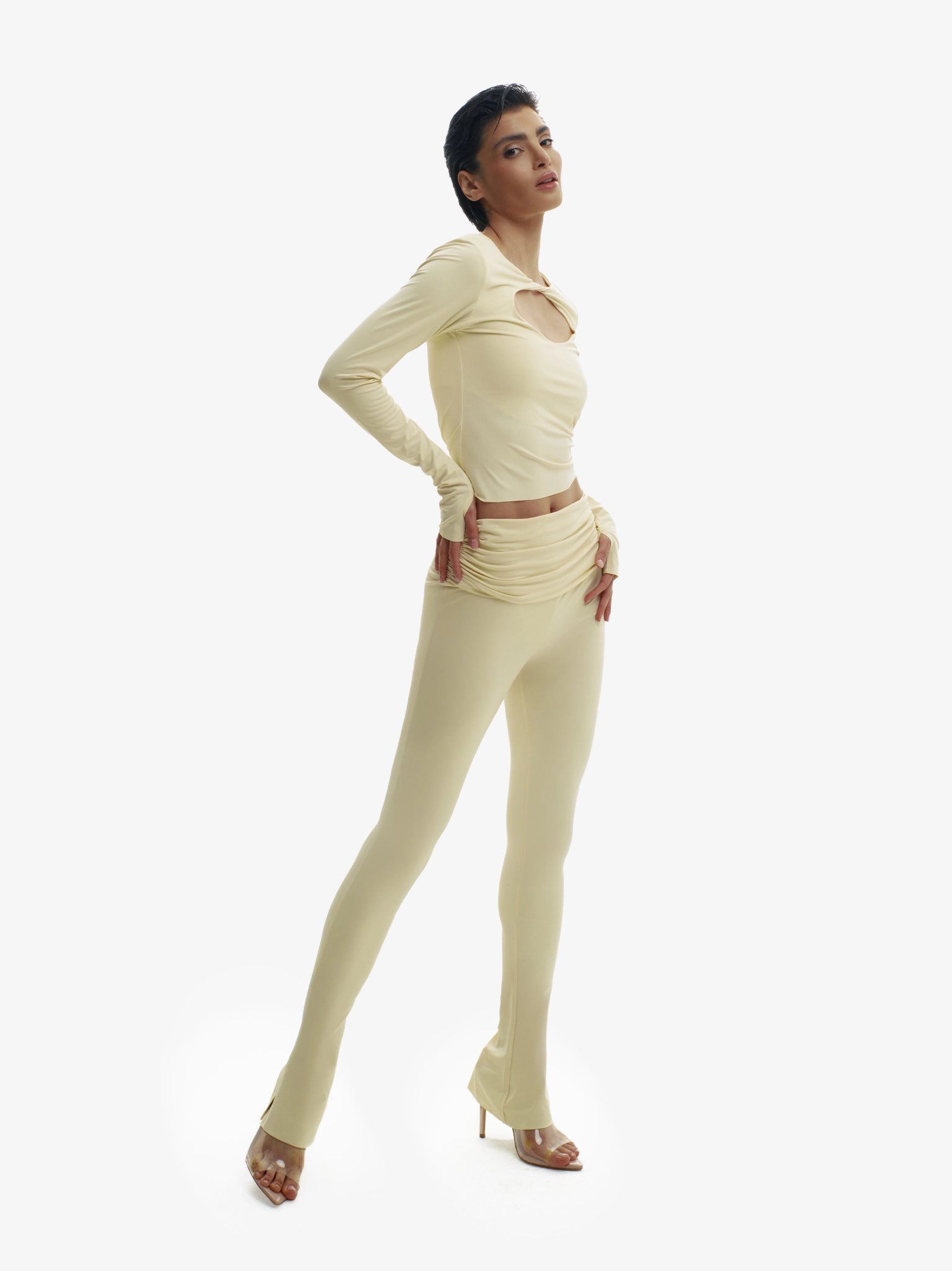 HEARTBREAKER - PASTEL YELLOW - Miruna