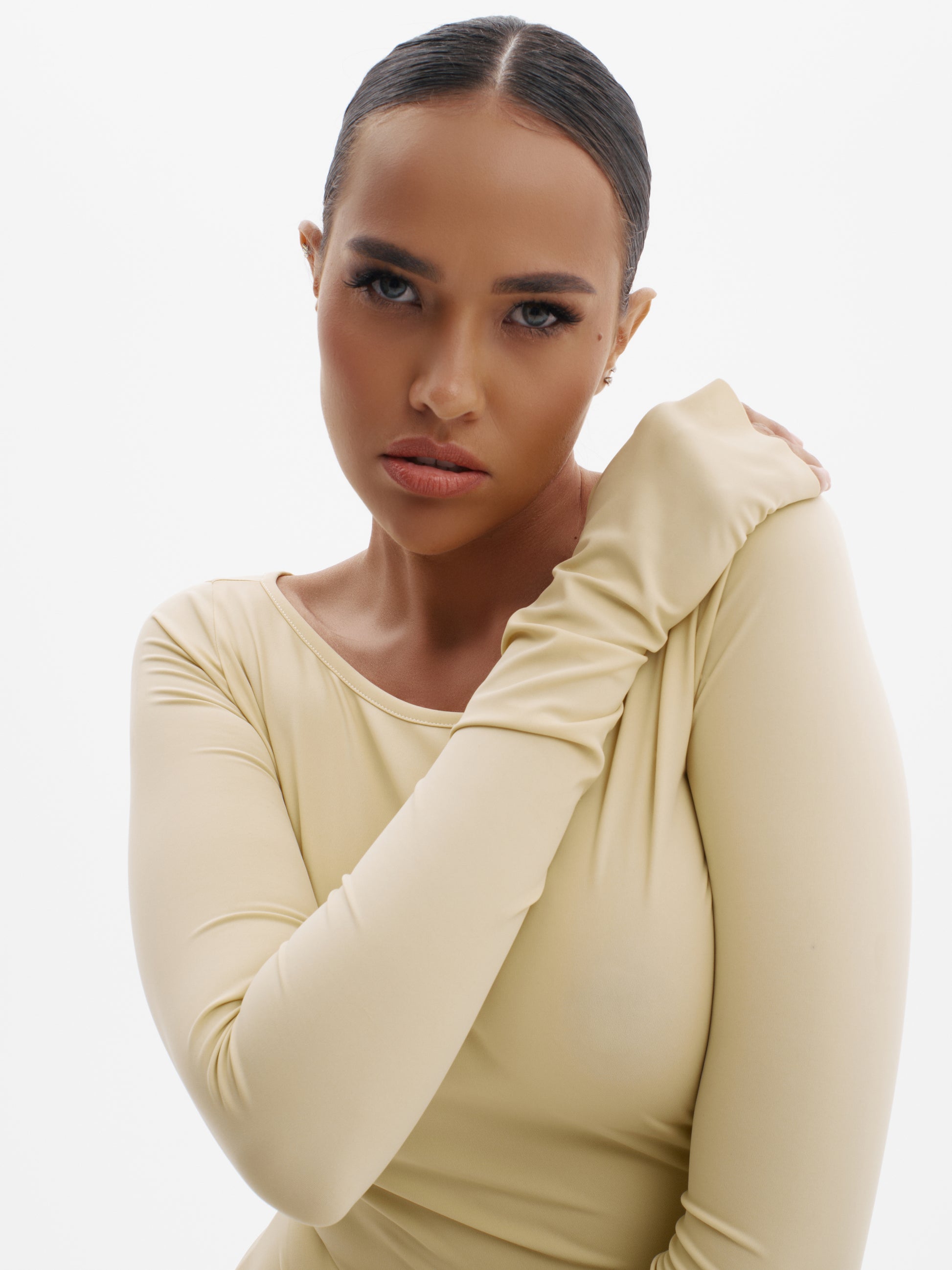 INNOCENT MOVE - PASTEL YELLOW - Miruna