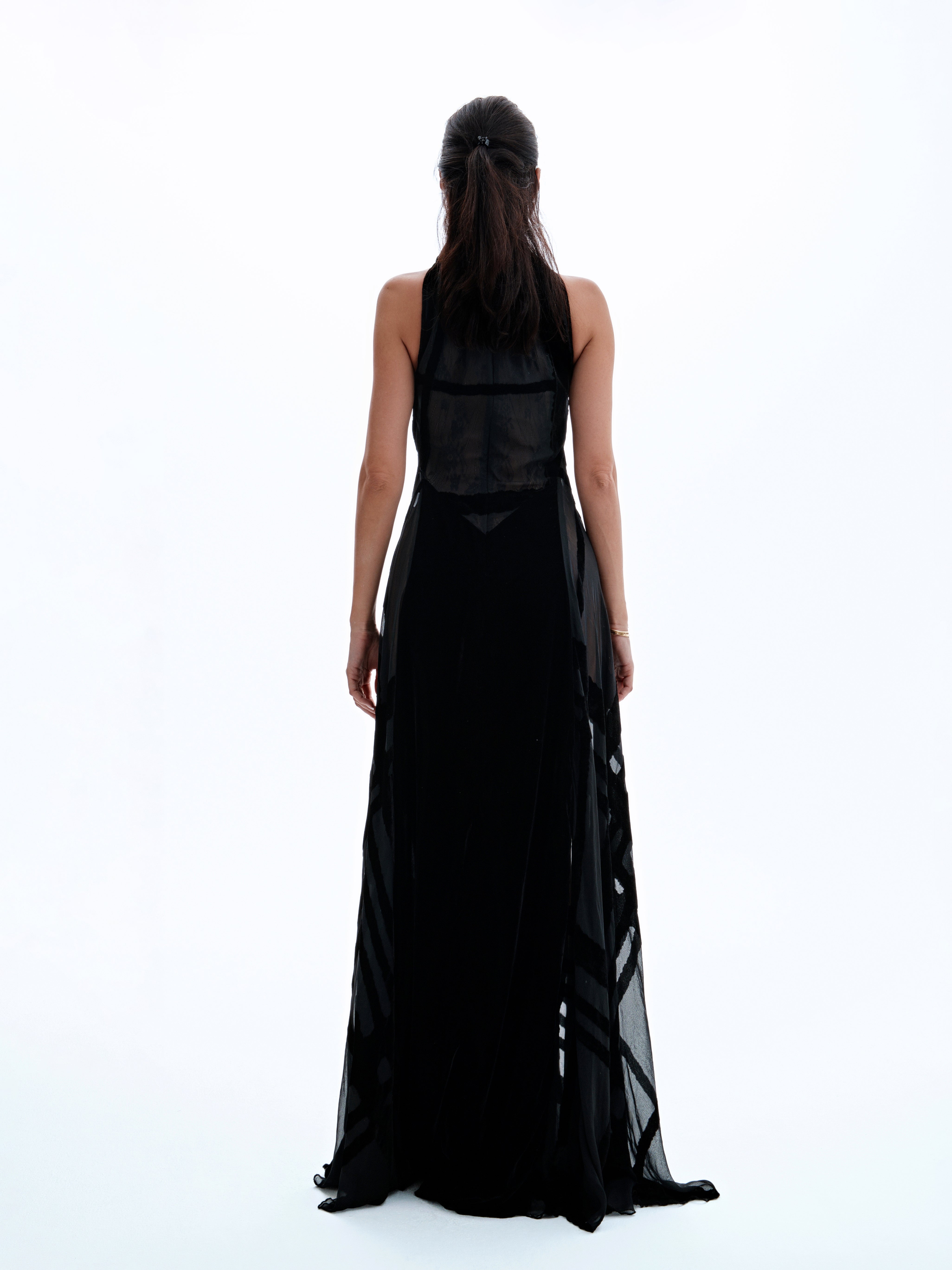 SHE - BETWEEN LINES BLACK