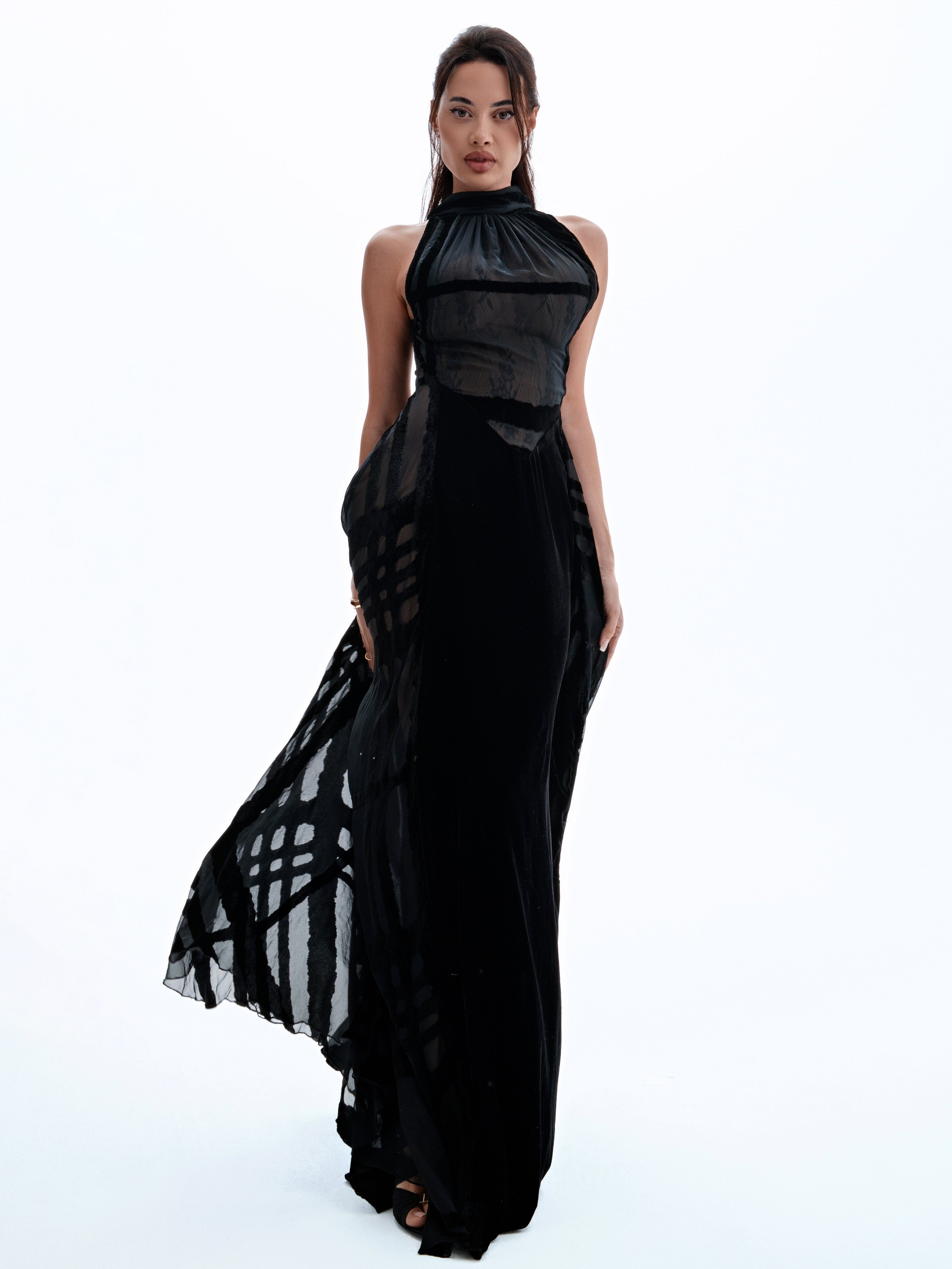 SHE - BETWEEN LINES BLACK